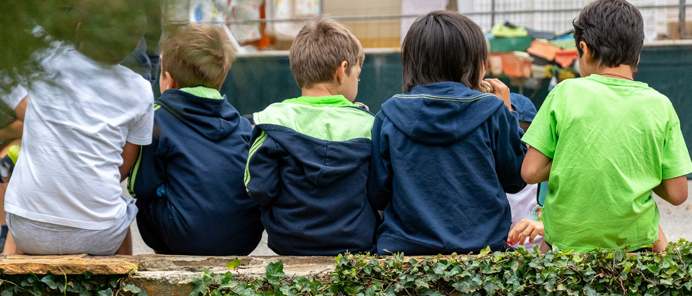 Os rapazes ganhavam em entrar mais tarde para a escola